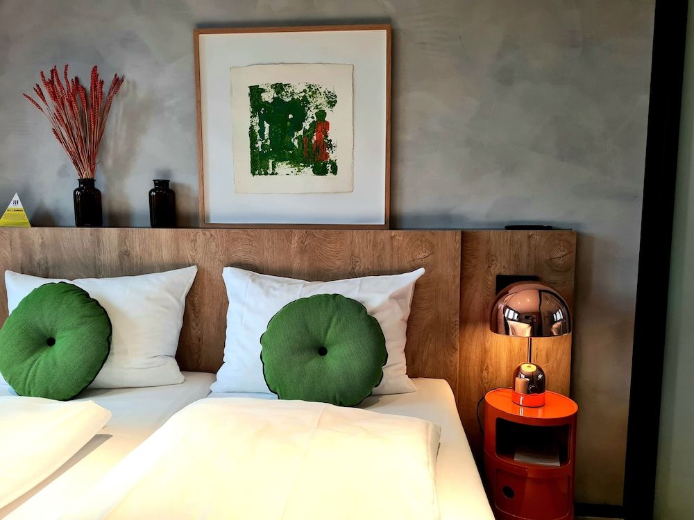 KONCEPT Hotel International Medium Extra 3