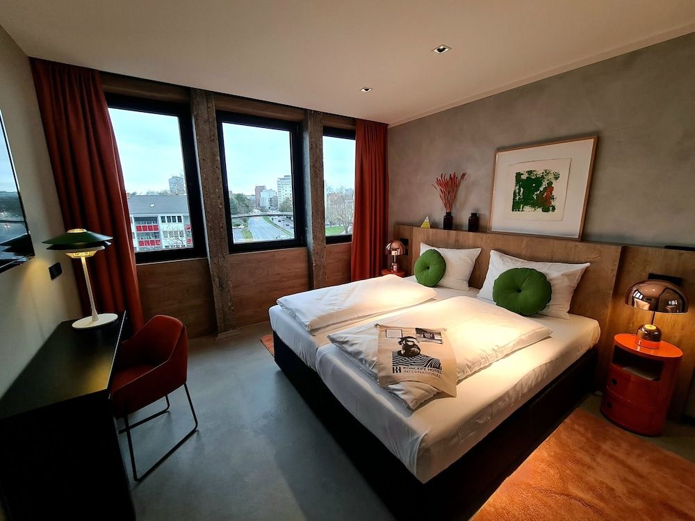 undefined KONCEPT Hotel International 5