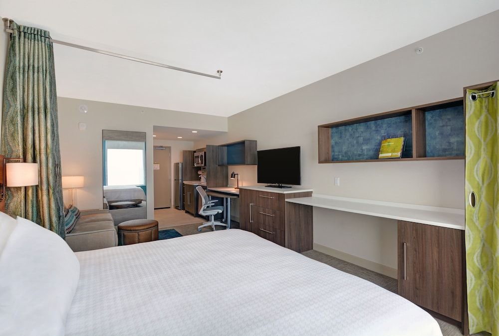 Studio Suite, 1 King Bed, Non Smoking