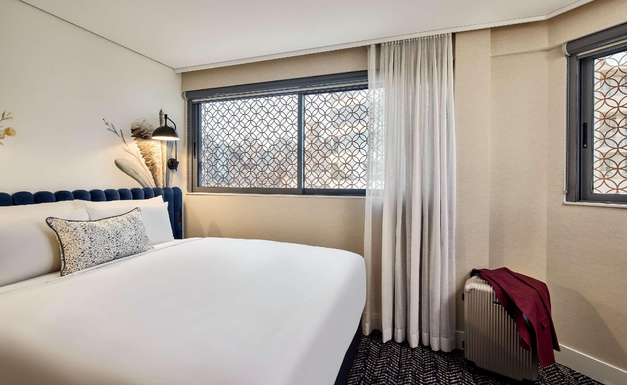 Aiden by Best Western Darling Harbour 1 King Bed, NonSmoking, Superior Room 4
