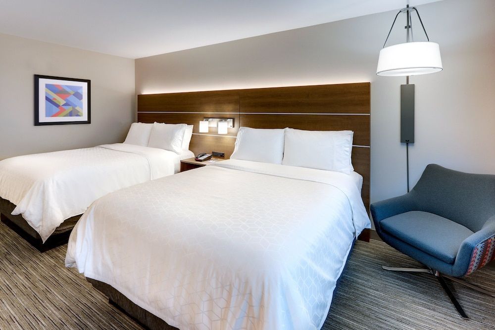 Suite, 2 Queen Beds, Accessible (Comm, Mobil, Access Tub)