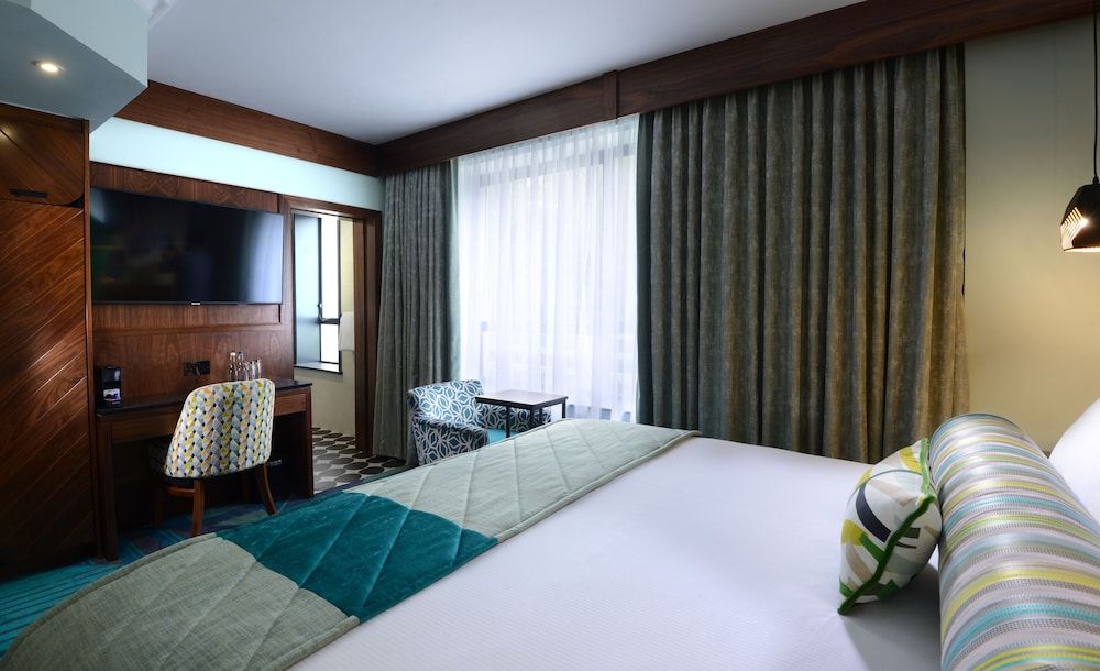 undefined Arthaus Hotel 7