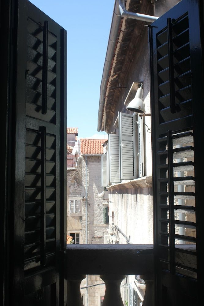 Slavija Culture Heritage Hotel Standard Twin Room 9