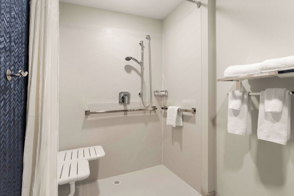 undefined Fairfield Inn & Suites by Marriott Seattle Downtown/Seattle Center 8