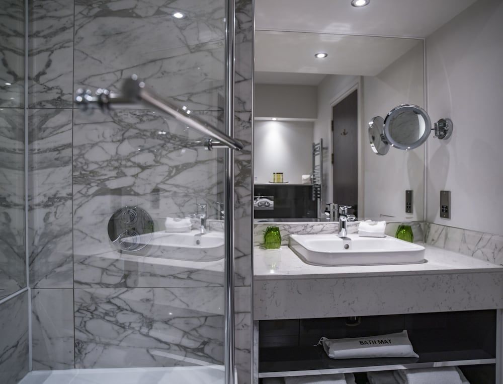 Boulevard Hotel Executive Double Room, 1 King Bed 6