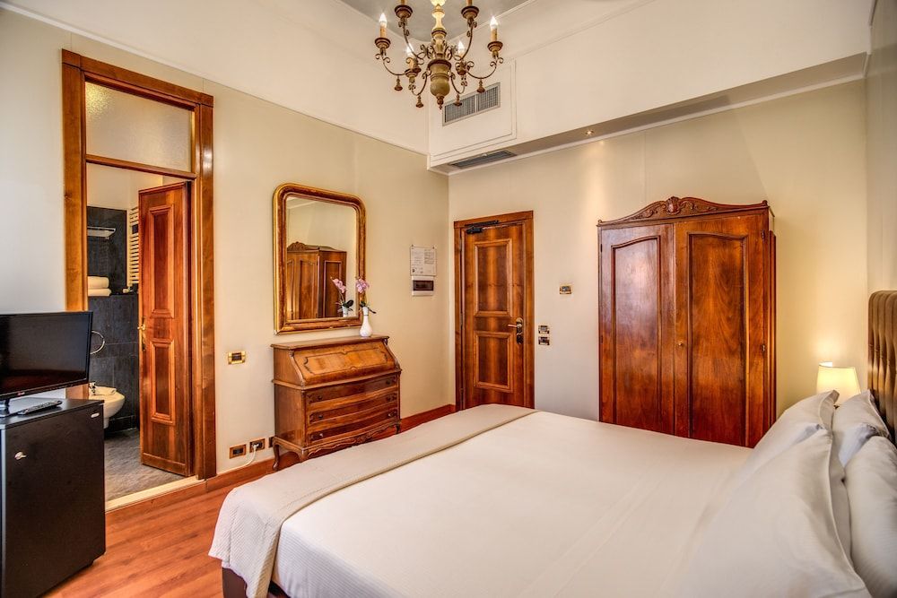 Hotel della Torre Argentina Classic Double or Twin Room 2
