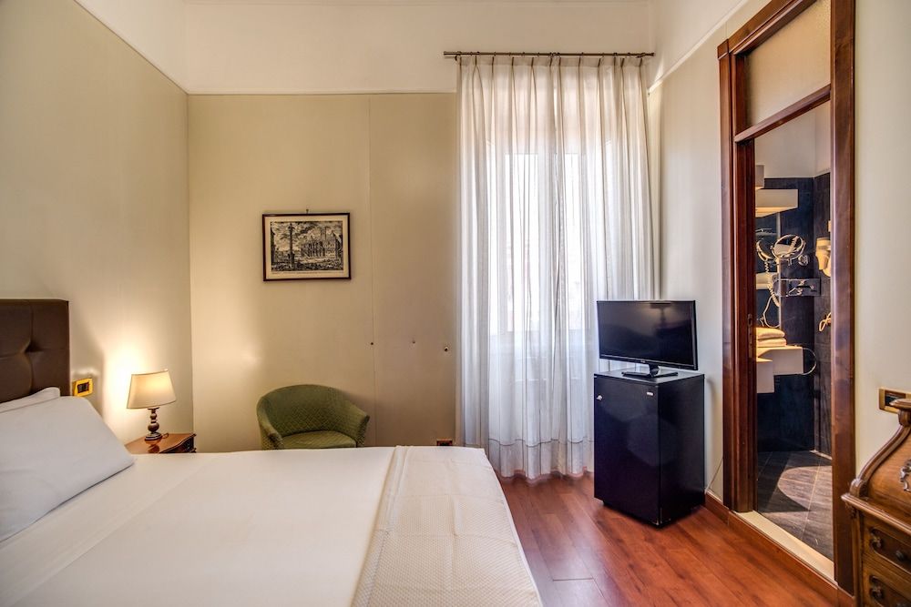 Hotel della Torre Argentina Classic Double or Twin Room 7