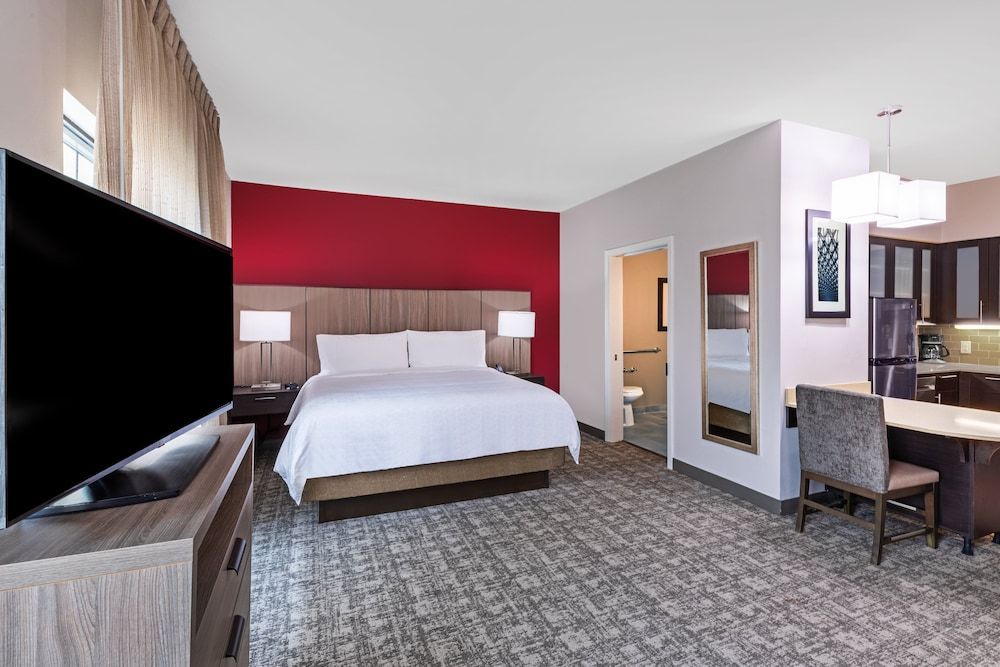 Studio Suite, 1 King Bed, Accessible, Kitchen (Communications, Transfer Shower)