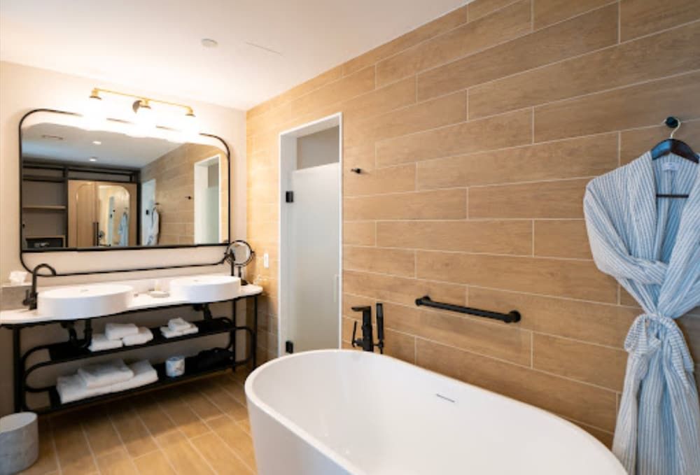 Penthouse, 1 King Bed, Marina View, Corner