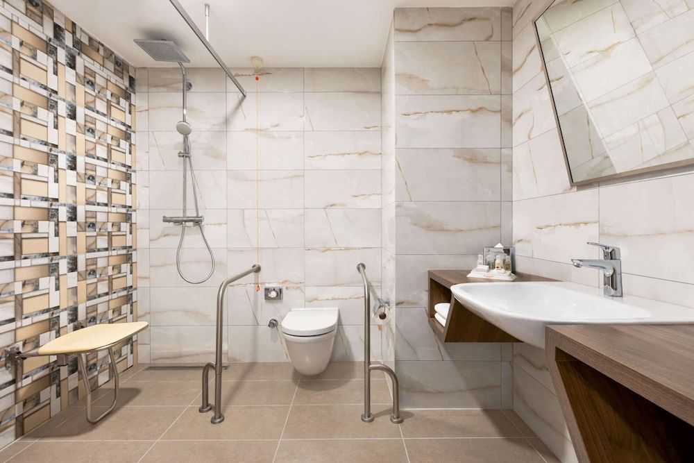 Ramada by Wyndham Beylikduzu Room, 1 Double Bed, Accessible, Non Smoking 4