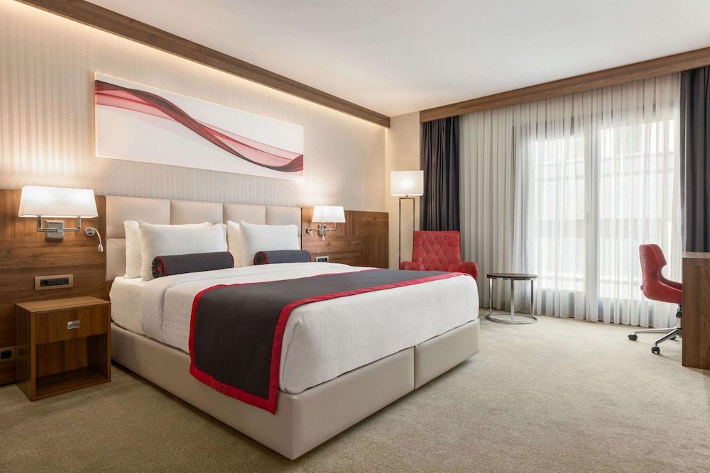 Deluxe Room, 1 Double Bed, Non Smoking, Balcony