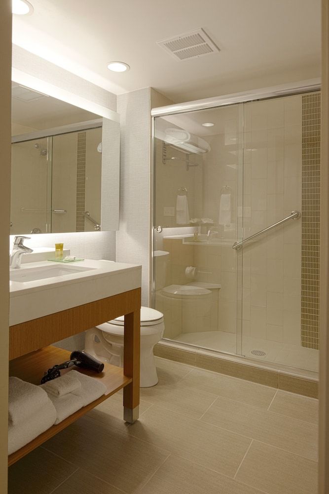 undefined Hyatt Place Calgary Airport 6