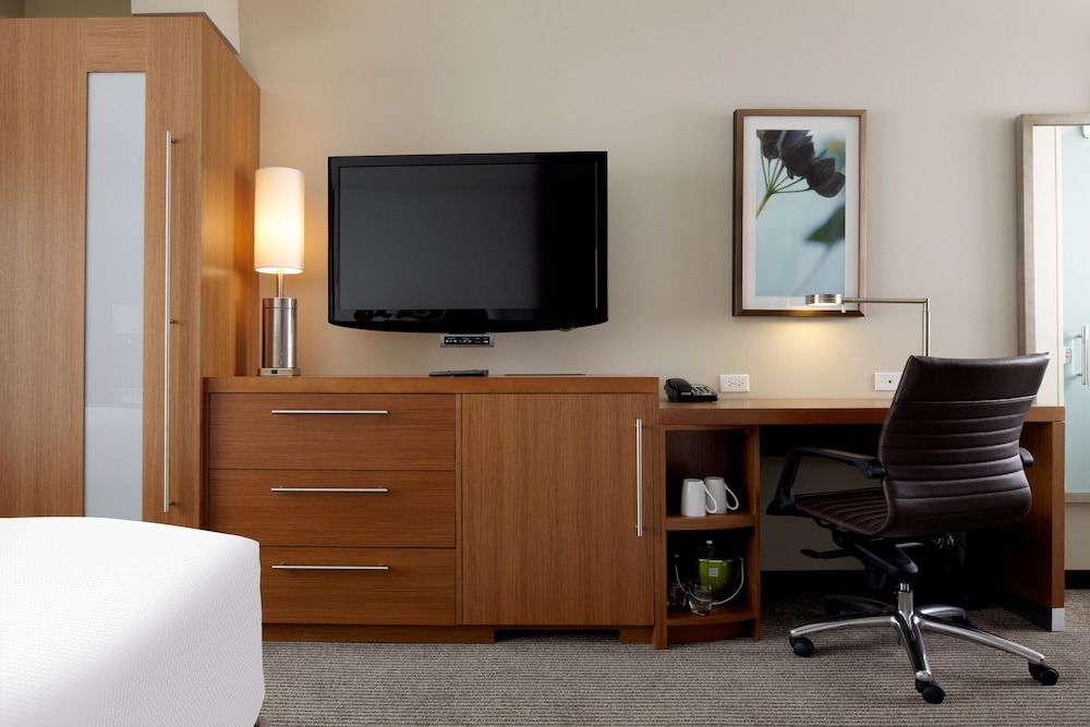 undefined Hyatt Place Calgary Airport 8