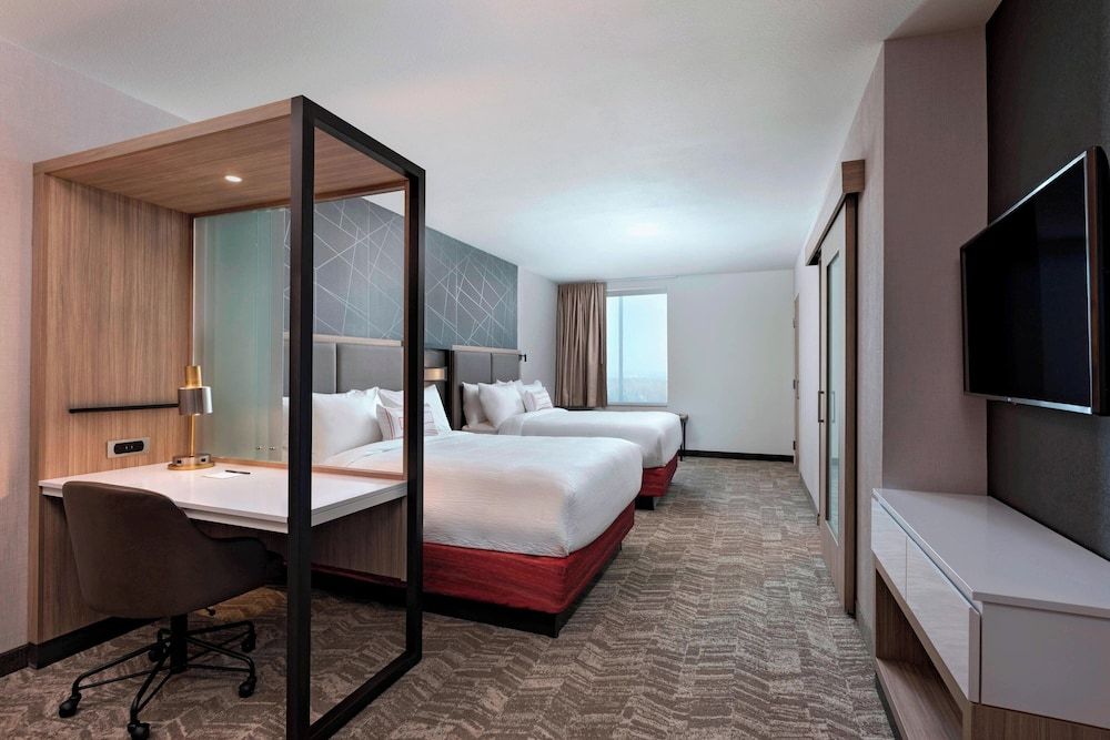 Suite, 2 Queen Beds, Non Smoking