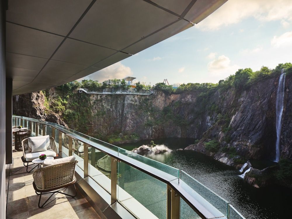 InterContinental Shanghai Wonderland by IHG Classic Room 2