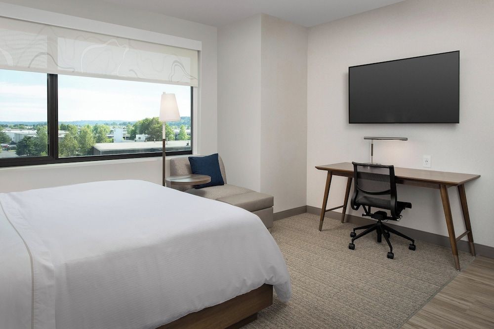 Standard Room, 1 King Bed