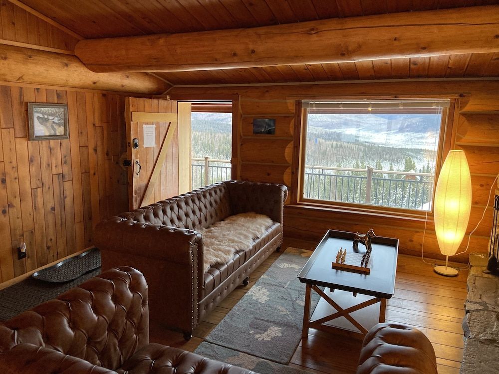Aurora Villa Traditional Cabin, Multiple Beds, Non Smoking, Mountain View 4