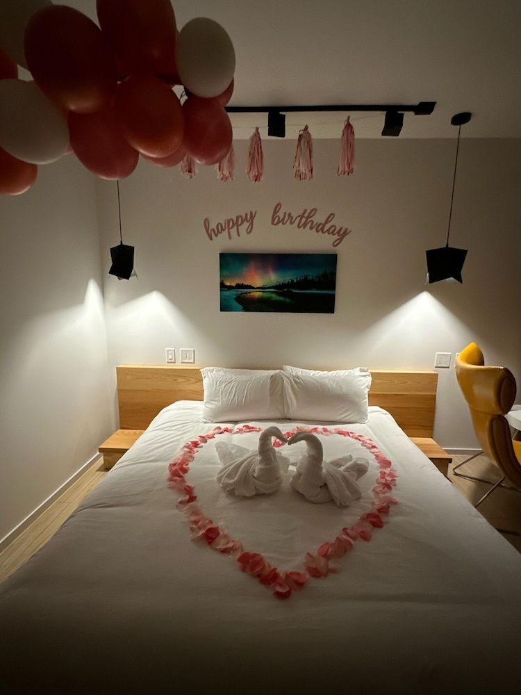 Aurora Villa Deluxe Single Room, 1 King Bed, Non Smoking, Mountain View 2