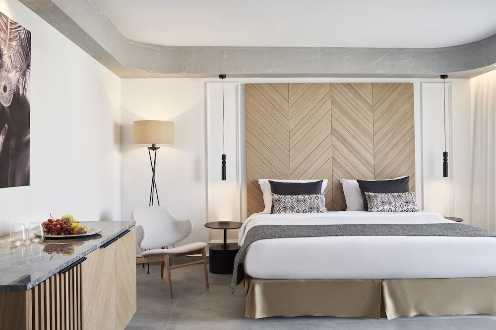 Twin / Double Room Inland View