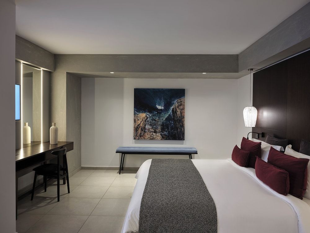 Family Suite Swim Up Inland View