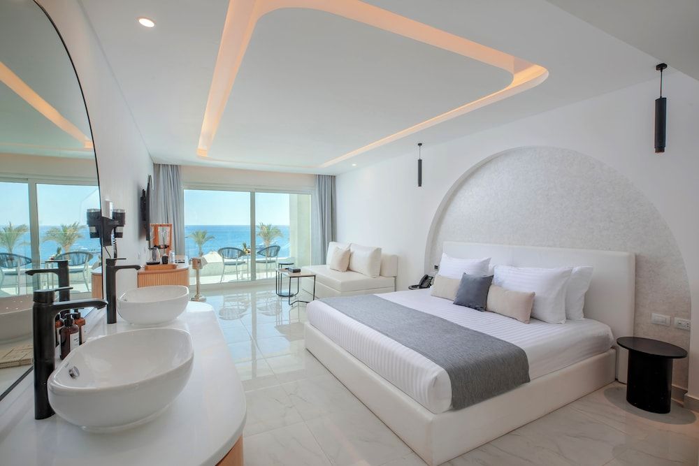 undefined White Hills Resort 5