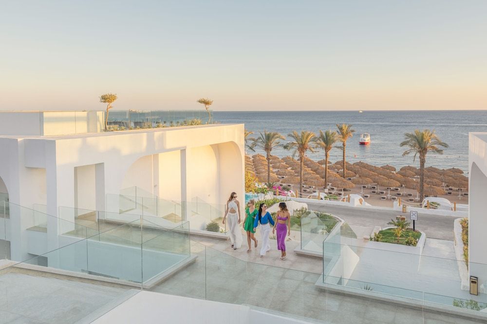 undefined White Hills Resort 8