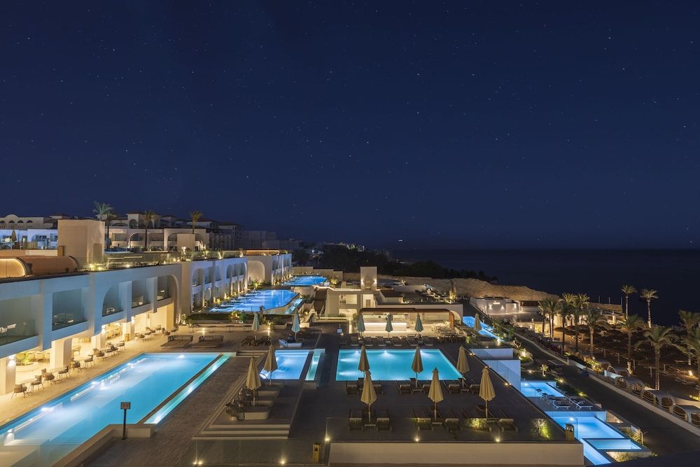 undefined White Hills Resort 9