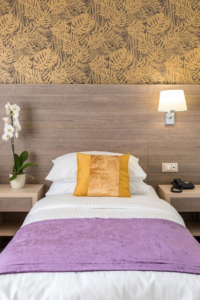 Hotel Mondo Standard Twin Room 3