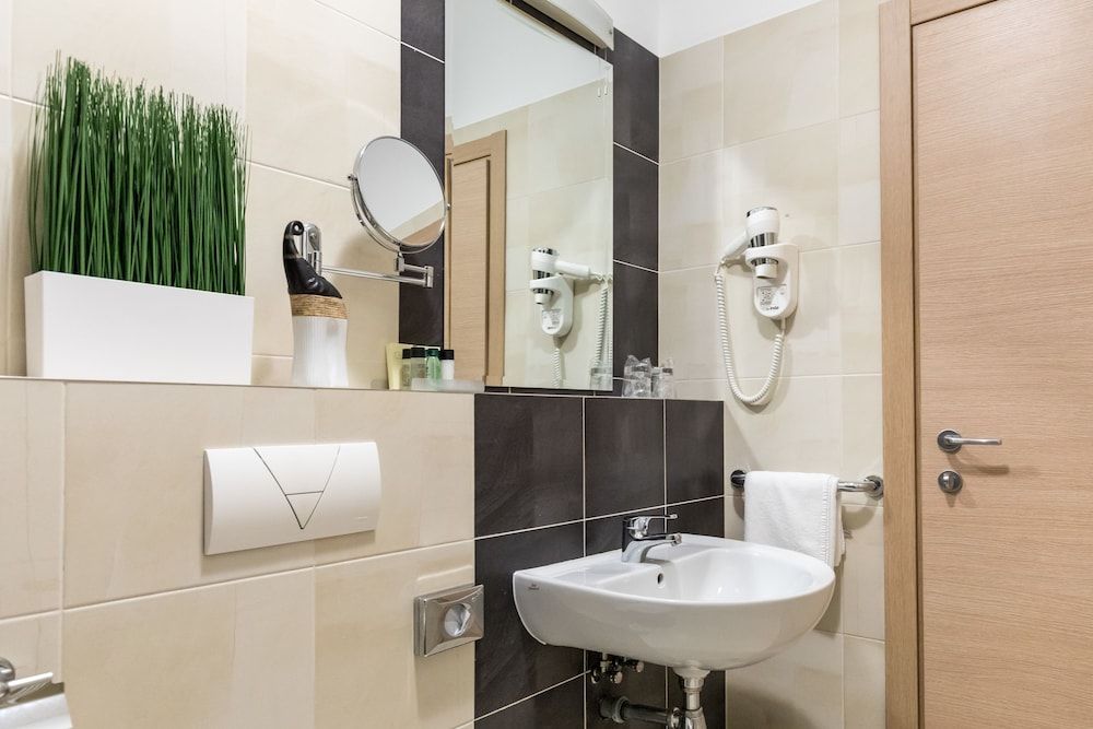 Hotel Mondo Standard Twin Room 8