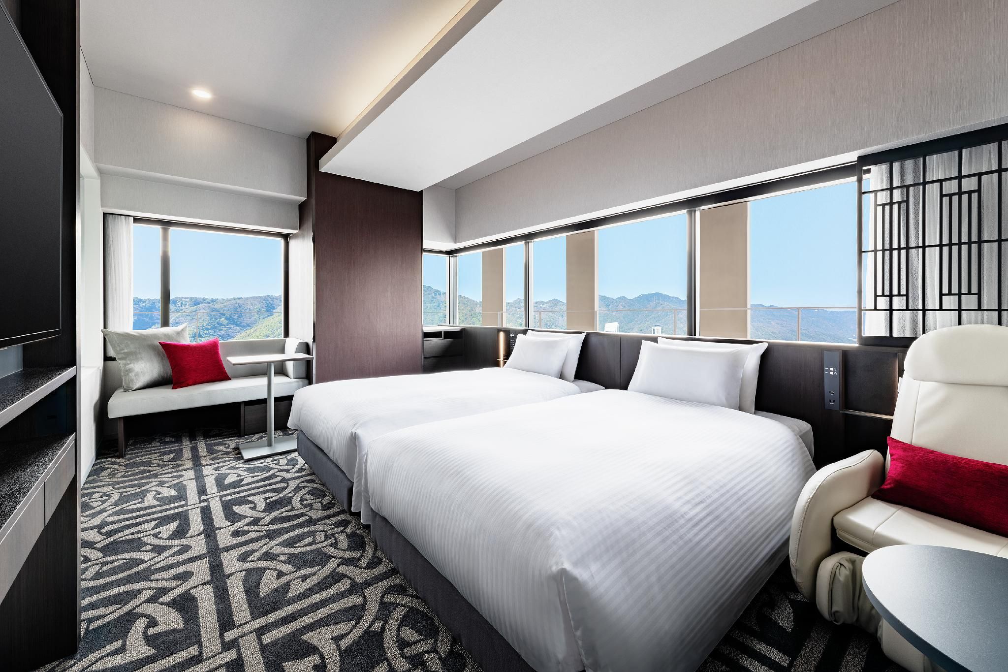 High Floor Corner Twin Room - Non-Smoking