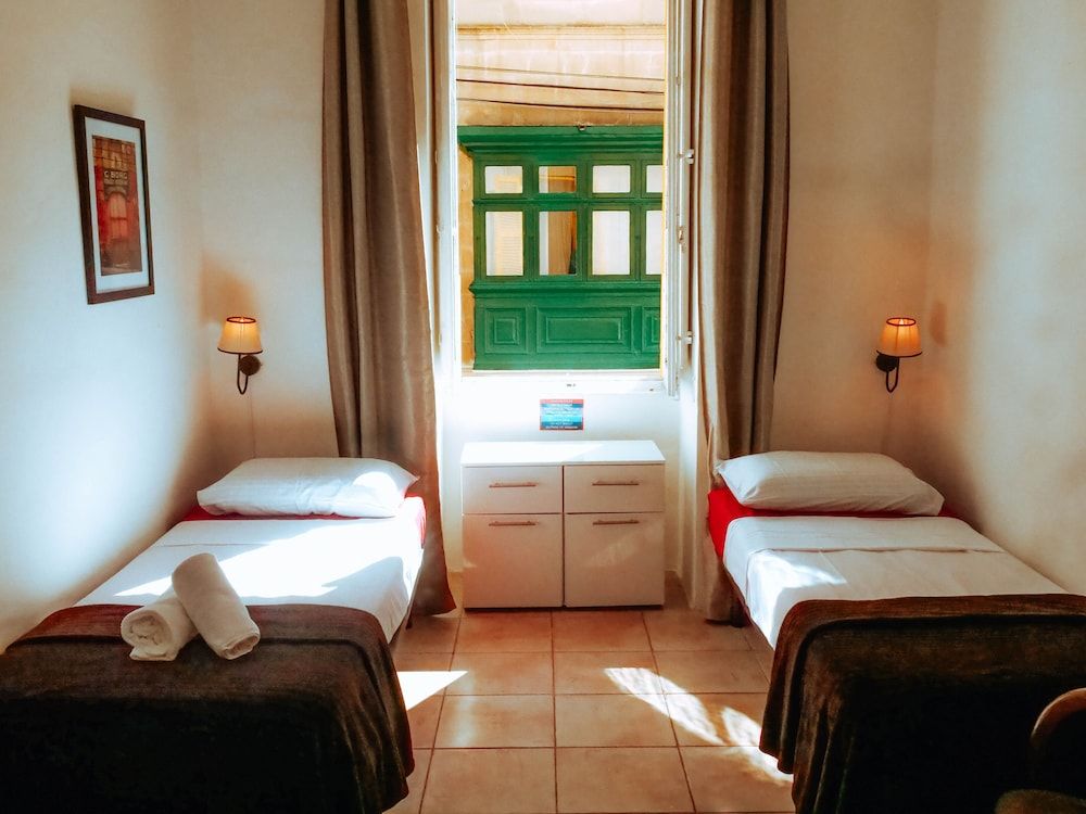 The Maltese Sun Quadruple Room 4