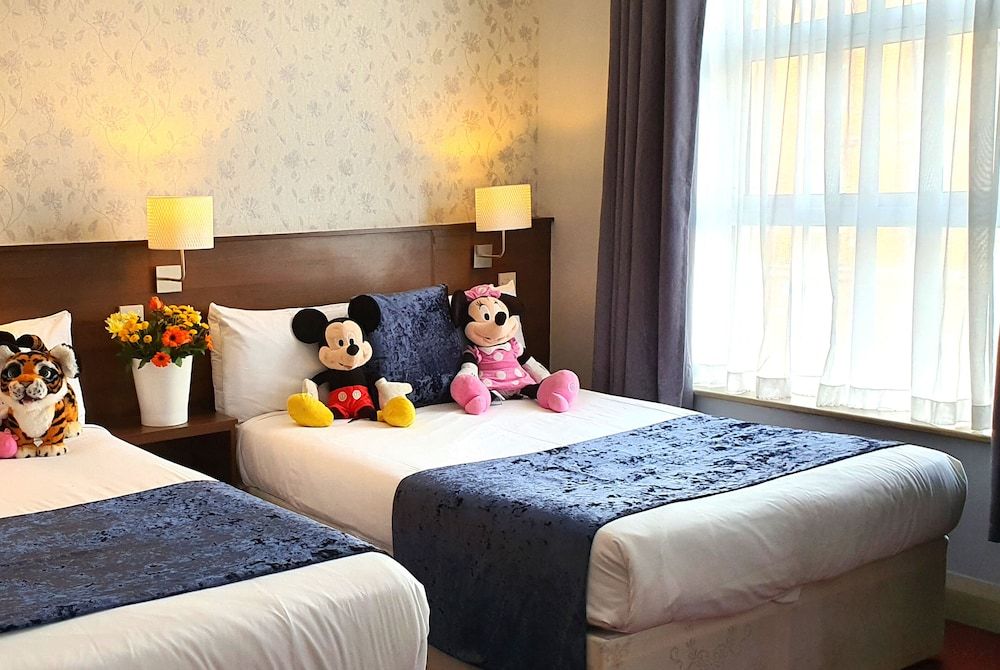 undefined The Gate Hotel 4