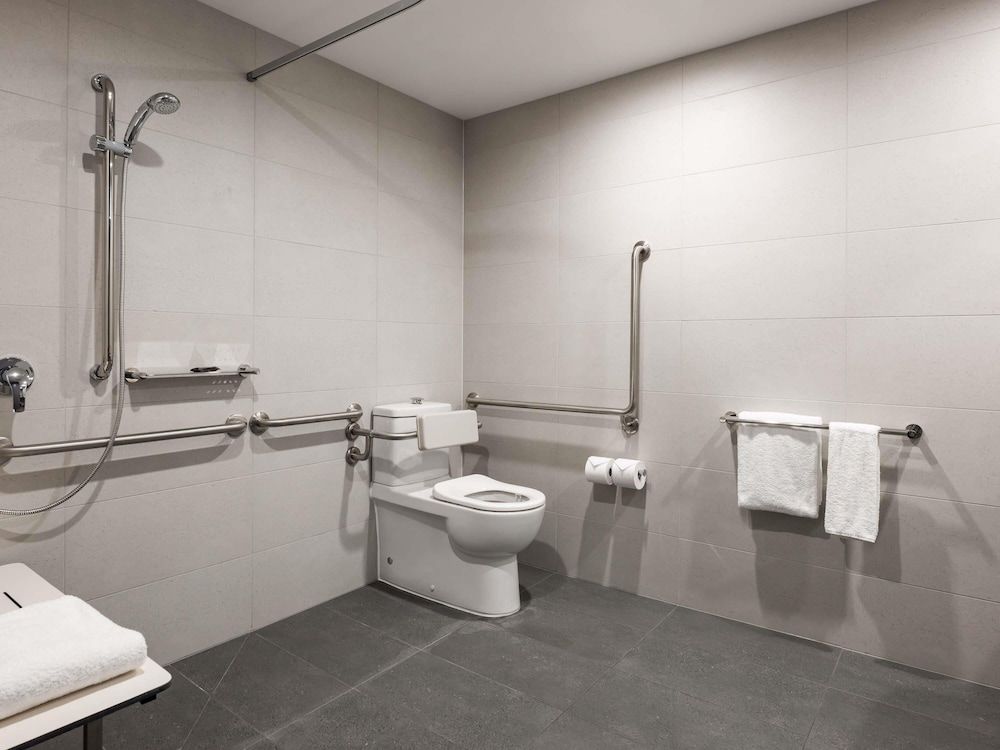 Standard Room, 1 King Bed, Accessible