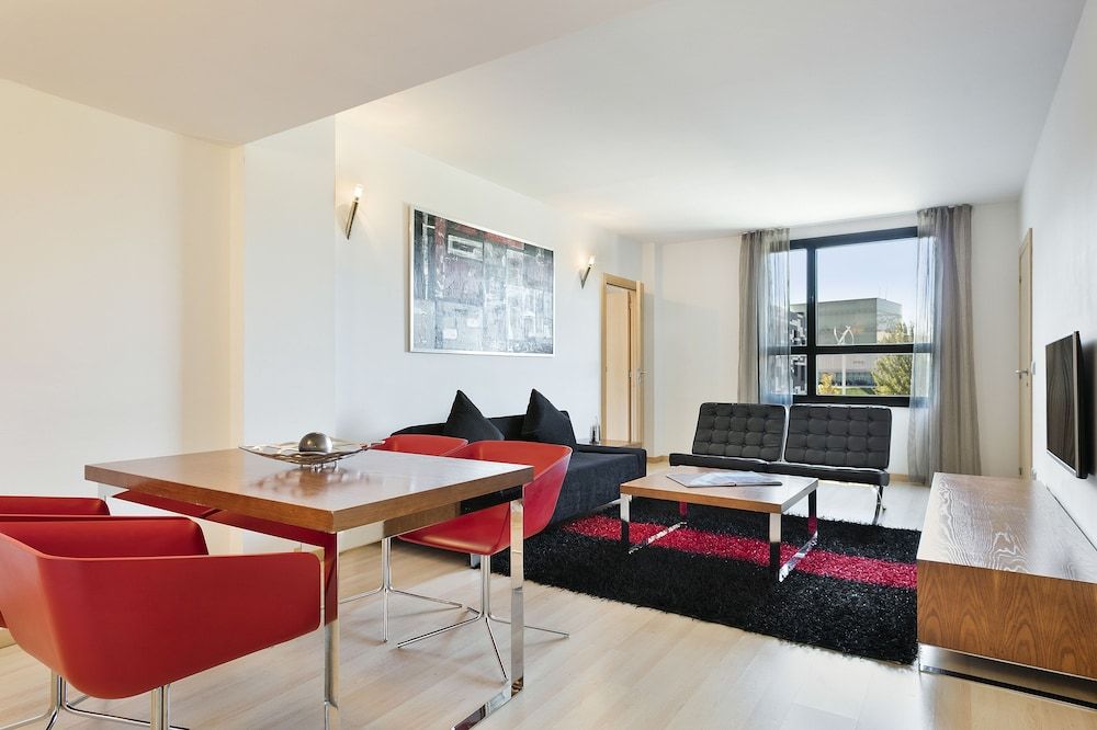 Zentral Ave Junior Suite Single Use 7