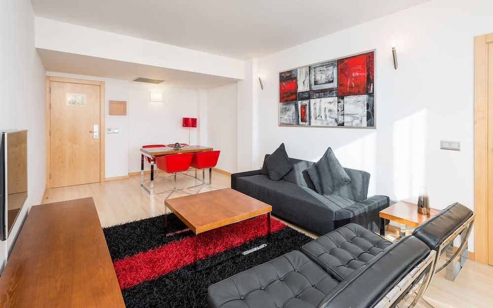 Zentral Ave Junior Suite Single Use 2