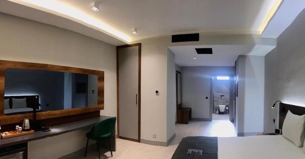 Emens Hotel Standard Double Room 5