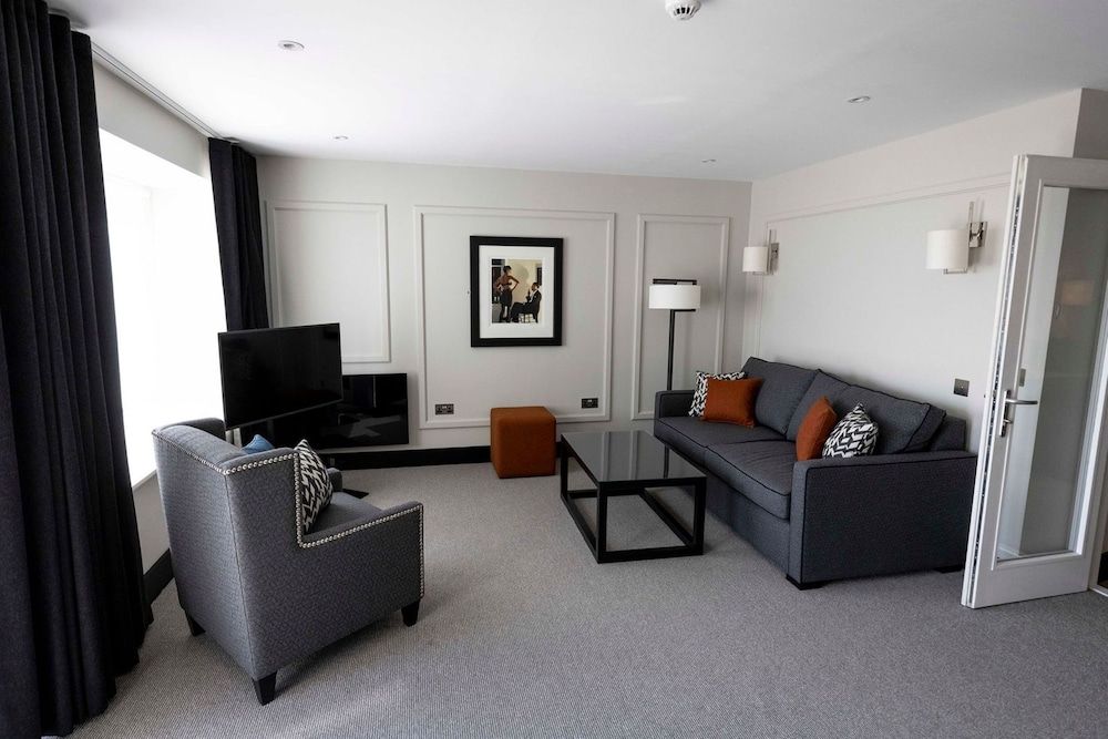 The Mackenzie Suite