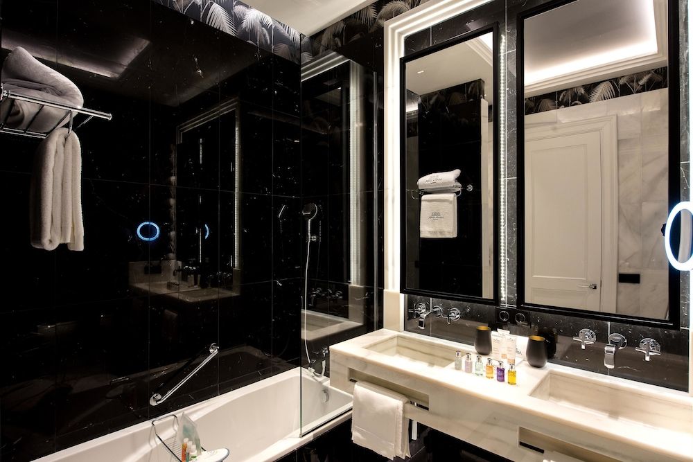 Hotel Casa Palacio María Luisa 5* GL by Kaizen Hoteles Deluxe Double Room, 1 King Bed 8