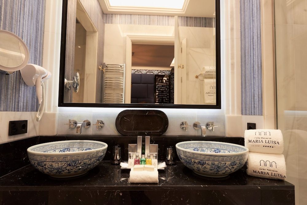 Hotel Casa Palacio María Luisa 5* GL by Kaizen Hoteles Premium Double Room, 1 King Bed 7