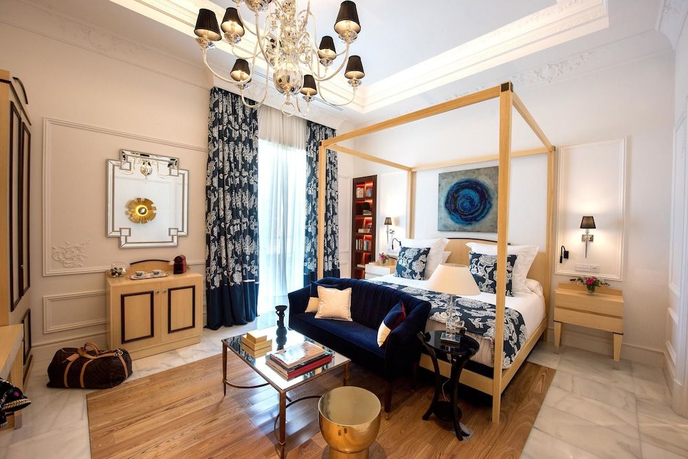 Hotel Casa Palacio María Luisa 5* GL by Kaizen Hoteles Deluxe Double Room, 1 King Bed 3