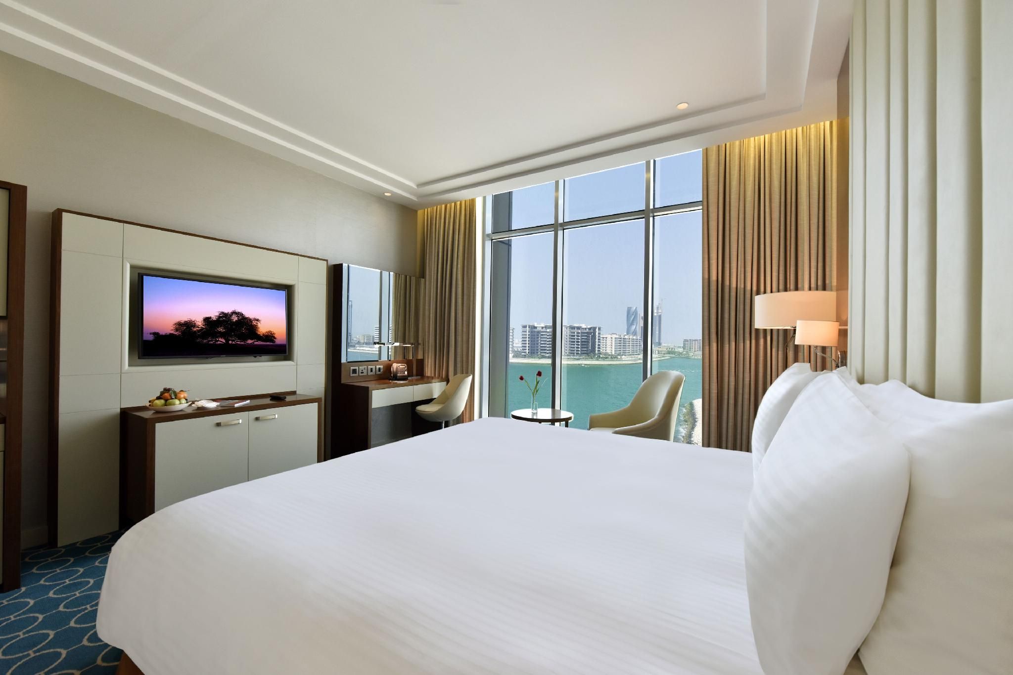 Grand Swiss-Belhotel Waterfront Seef Superior Room Twin Bed