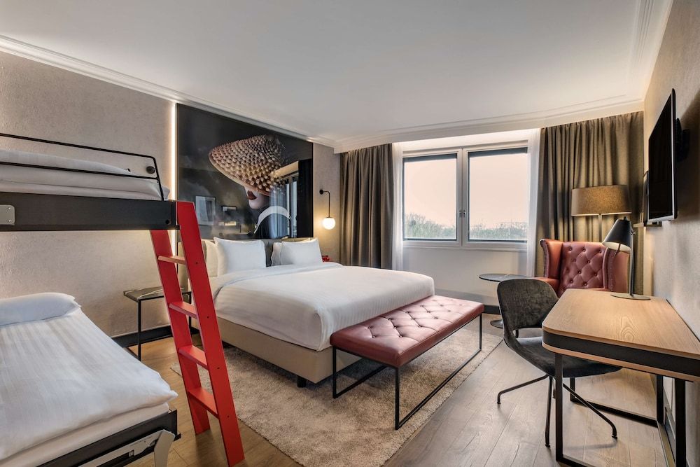 Superior Room (Airport View)