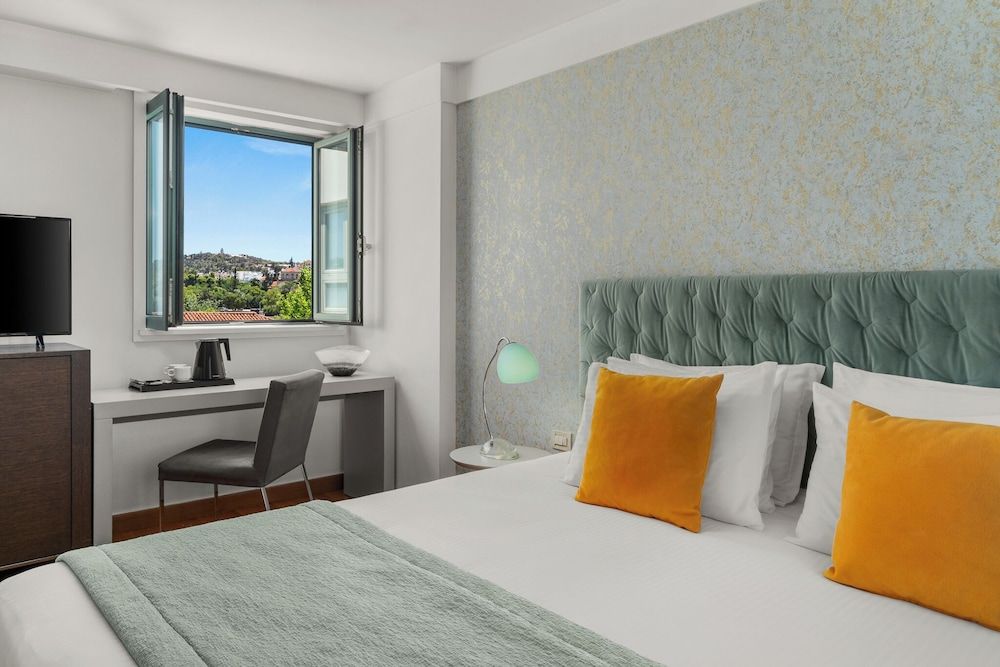 Athenaeum Eridanus Luxury Hotel Deluxe Room 4