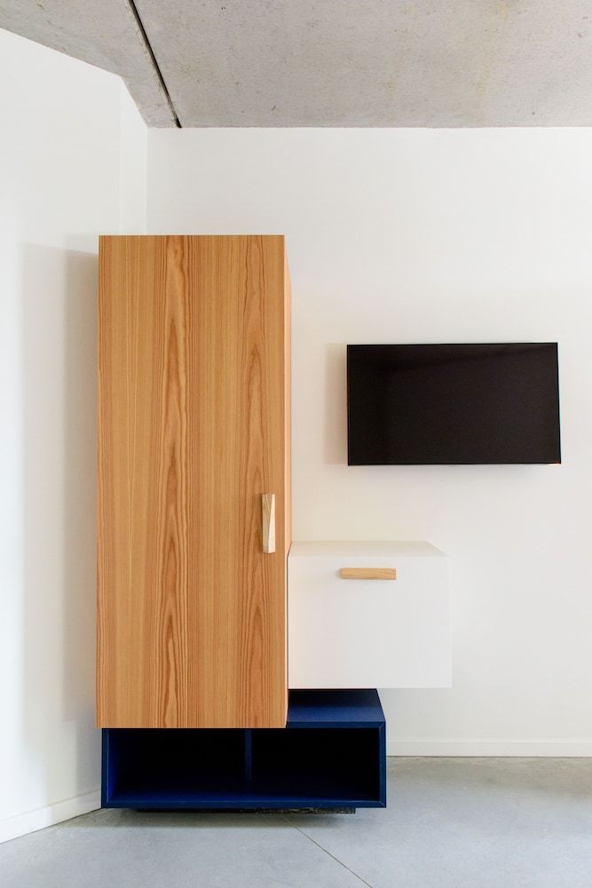 BELVUE Hotel Standard Room, City View