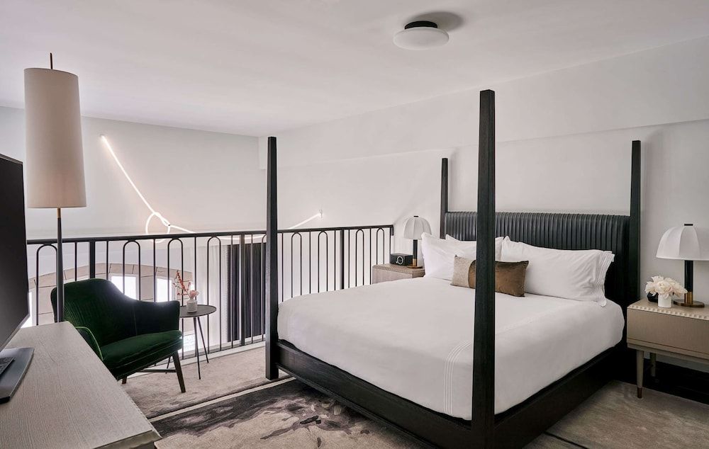 Suite, 1 King Bed (Loft)