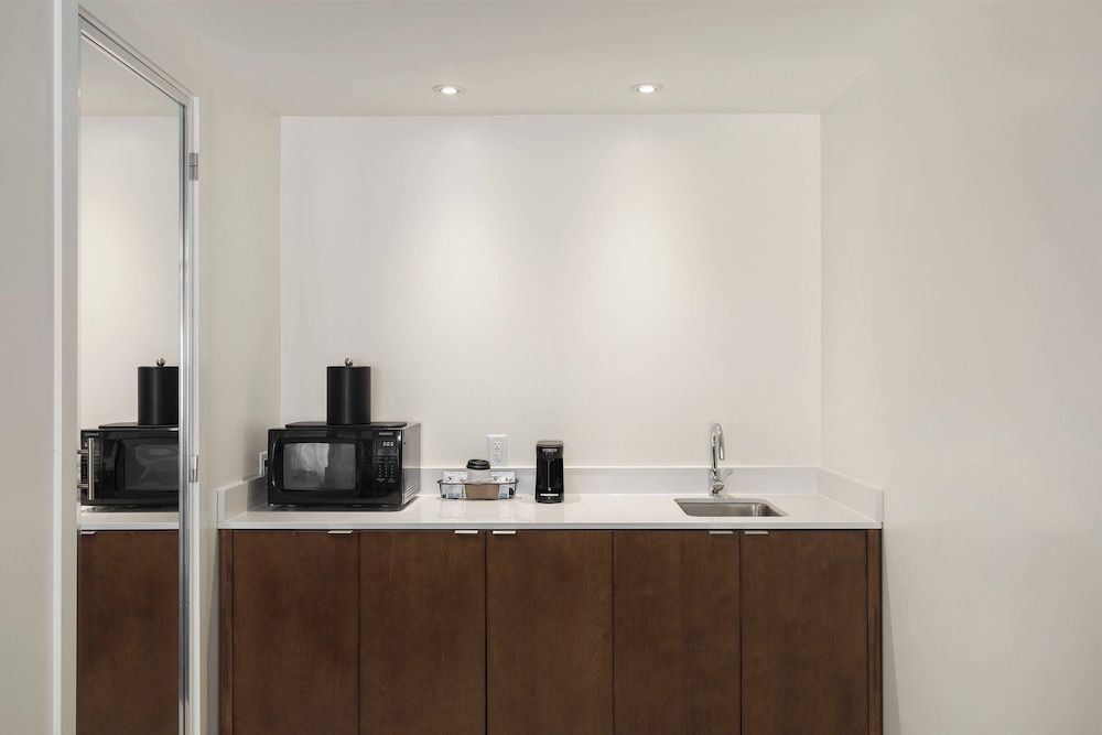 undefined Courtyard by Marriott Seattle Northgate 7