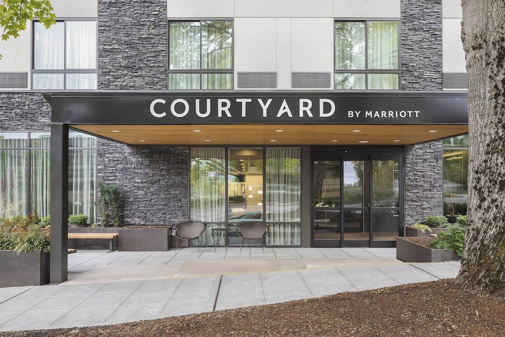 undefined Courtyard by Marriott Seattle Northgate 2