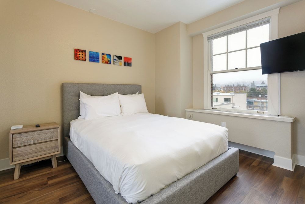 Suite (Historic City Scape)