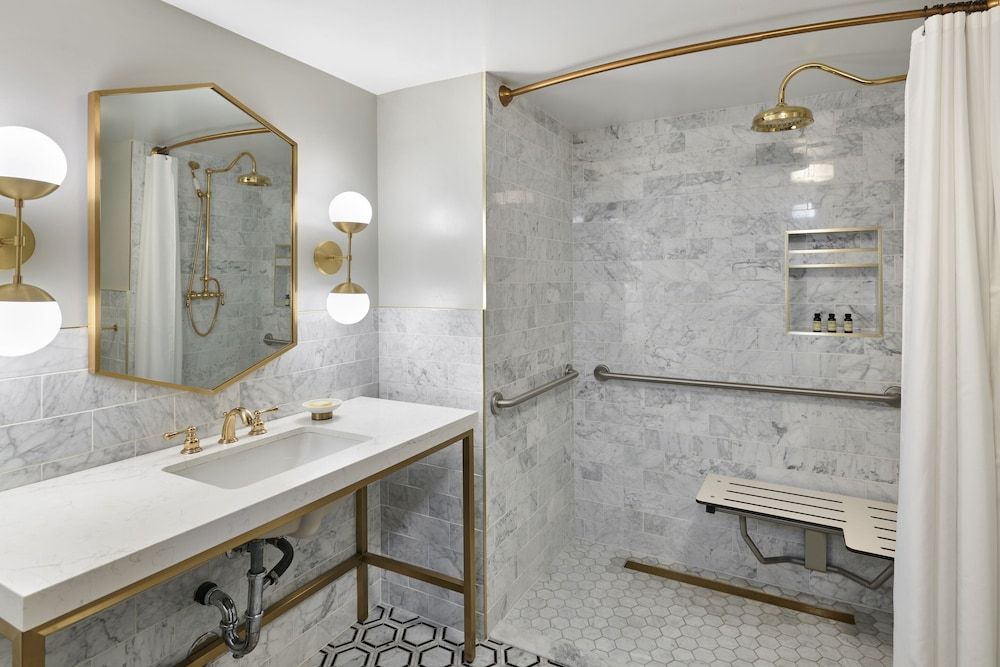 The Darling Hotel Deluxe Room, 1 King Bed, Accessible 3