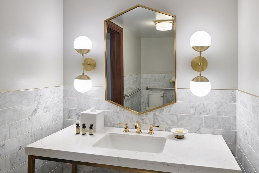 The Darling Hotel Deluxe Room, 1 King Bed, Accessible 4